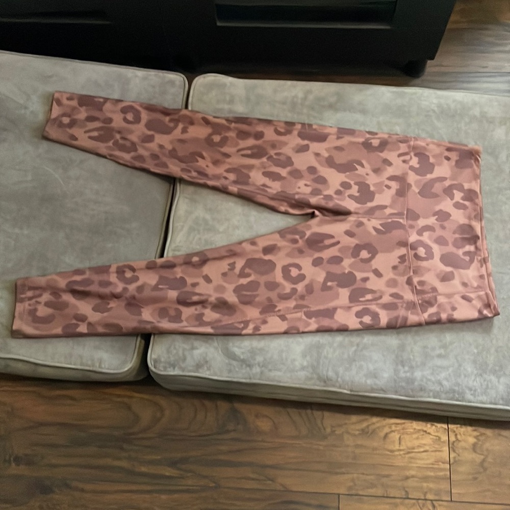 Women's High-Waist Leopard Print Leggings - Mauve Pink